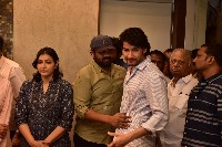 Celebs Pay Last Respects to Superstar Krishna Photos